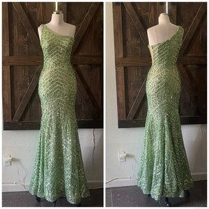 Jovani Elegant Green Sequin One Shoulder Prom Wedding Gown